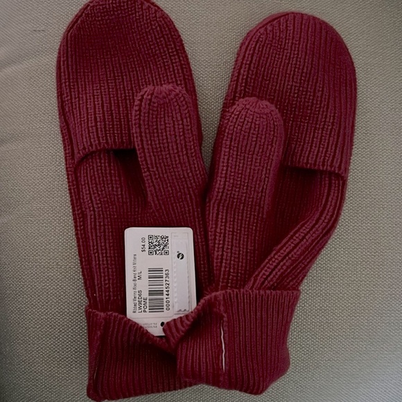 BNWT LULULEMON MITTENS - Picture 4 of 5
